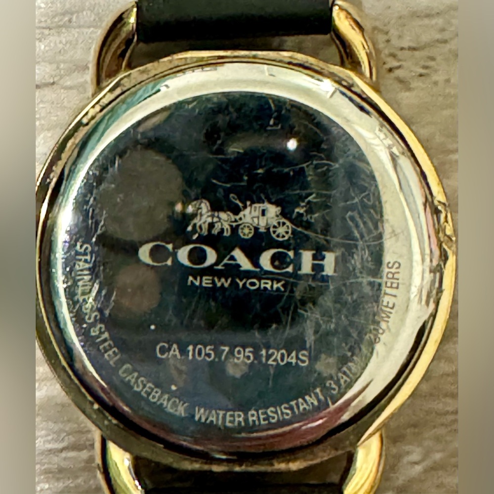 Coach LEX WOMENS Watch WHITE DIAL WITH ION PLATED THIN GOLD BRASS AND CRYSTALS - Picture 4 of 15